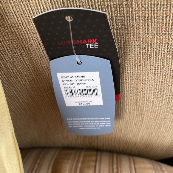 Mens Medium Tee NWT Yellow - Picture 3 of 4